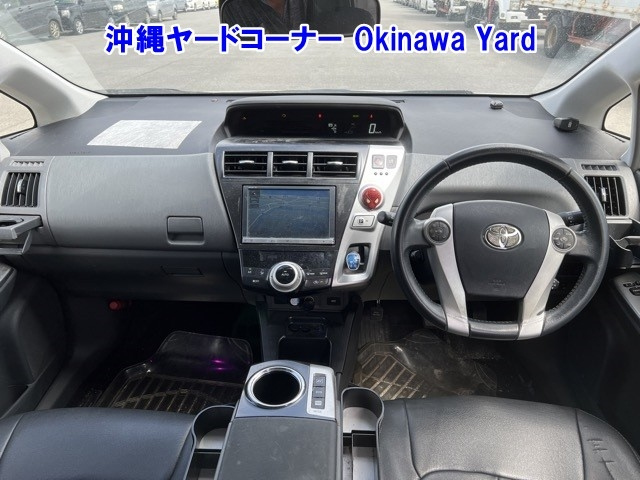 TOYOTA PRIUS ALPHA 2012