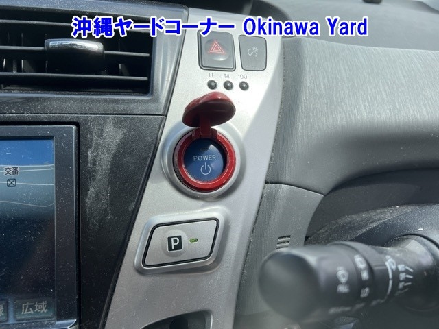 TOYOTA PRIUS ALPHA 2012