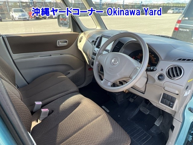 NISSAN ROOX 2013