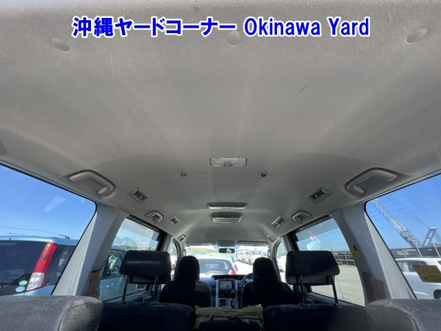 TOYOTA VOXY 2009