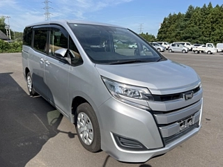 TOYOTA NOAH 2020