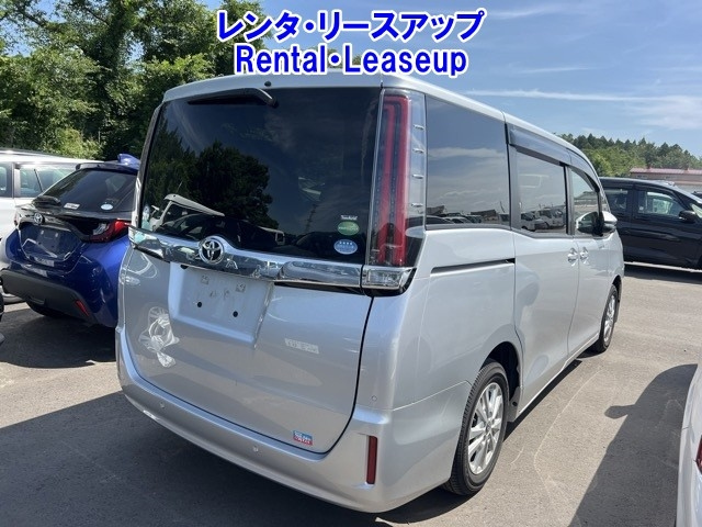 TOYOTA NOAH 2020