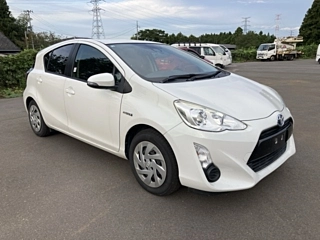TOYOTA AQUA 2016