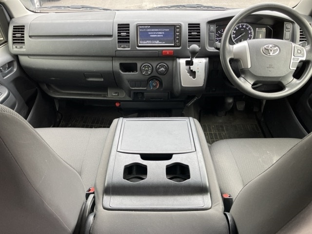 TOYOTA HIACE VAN 2020