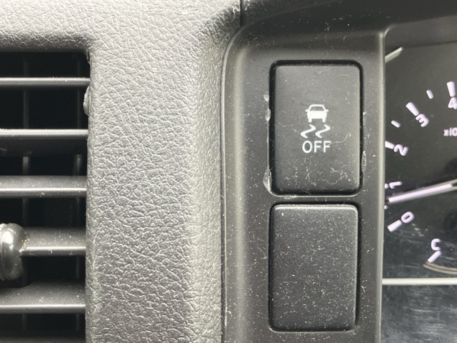 TOYOTA HIACE VAN 2020