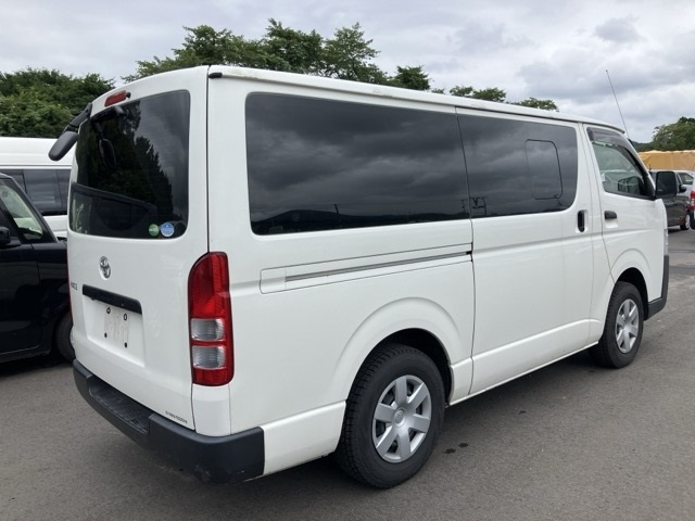 TOYOTA HIACE VAN 2020