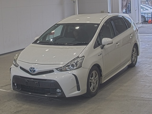 TOYOTA PRIUS ALPHA 2015