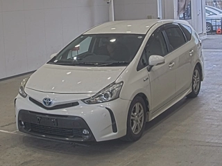 TOYOTA PRIUS ALPHA 2015