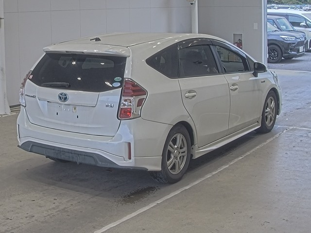 TOYOTA PRIUS ALPHA 2015