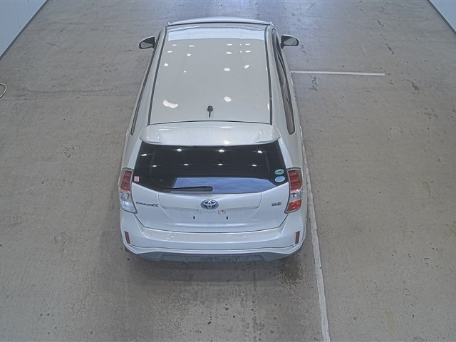 TOYOTA PRIUS ALPHA 2015