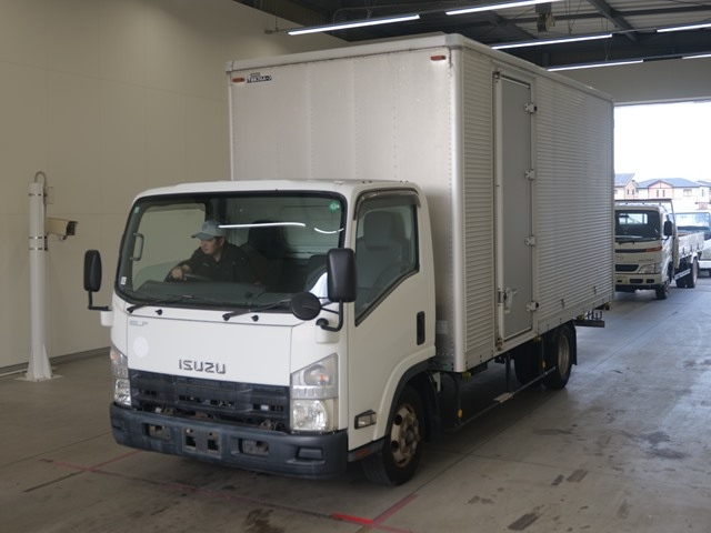 ISUZU ELF 2009