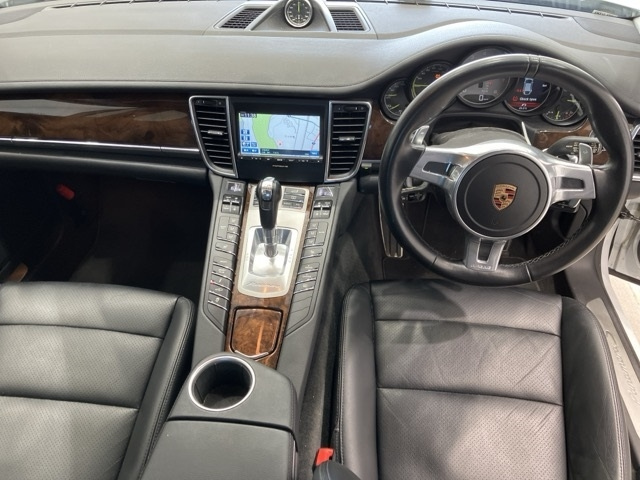 PORSCHE PANAMERA 2016