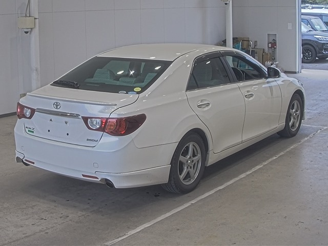 TOYOTA MARK X 2010