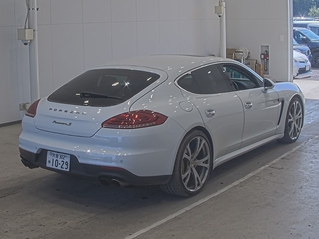 PORSCHE PANAMERA 2016