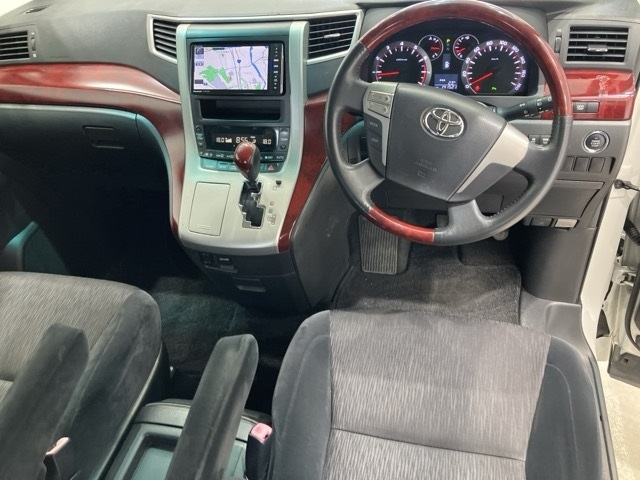 TOYOTA ALPHARD 2008