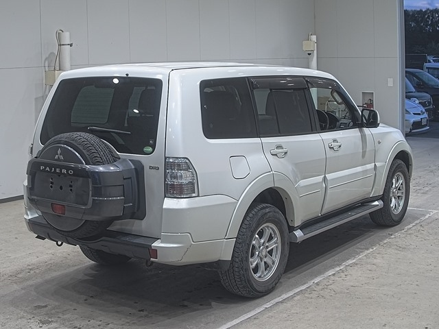 MITSUBISHI PAJERO 2014