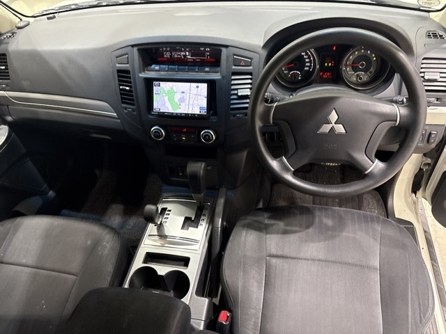 MITSUBISHI PAJERO 2014