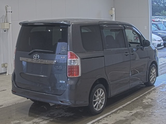 TOYOTA NOAH 2008