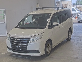 TOYOTA NOAH 2014