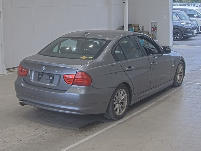 BMW 3 SERIES 2011