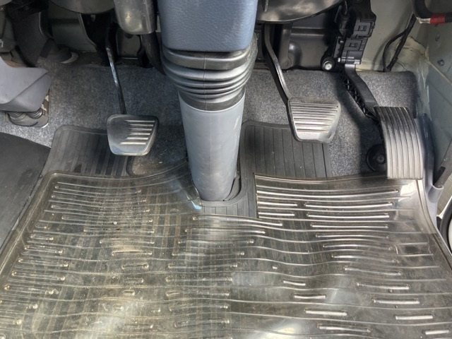 MITSUBISHI CANTER 2015