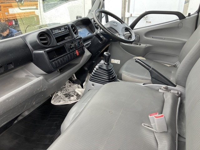 HINO DUTRO 2014