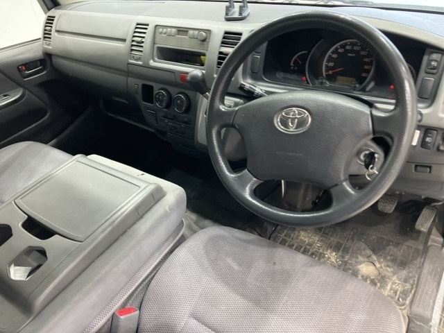 TOYOTA HIACE VAN 2008