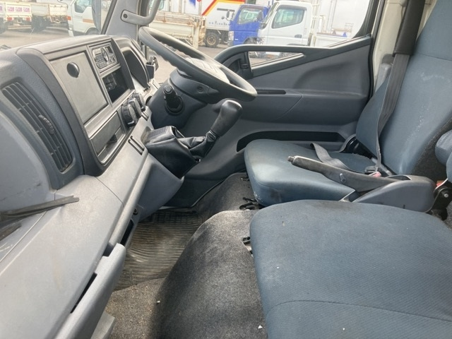 MITSUBISHI CANTER 2016