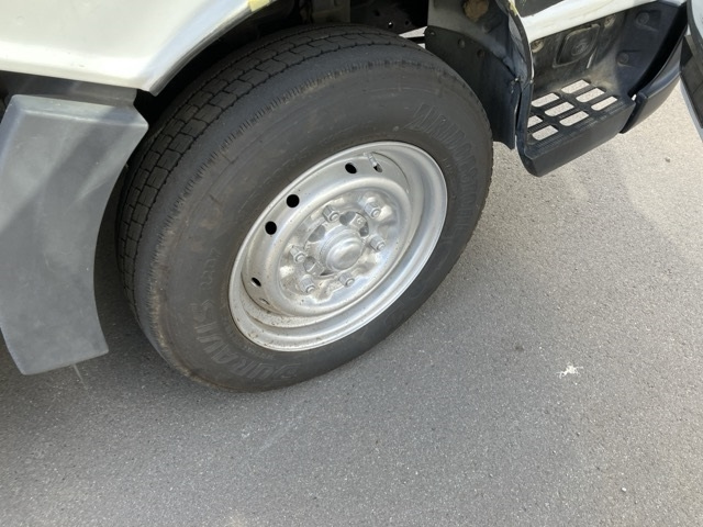 NISSAN TRUCK 2009