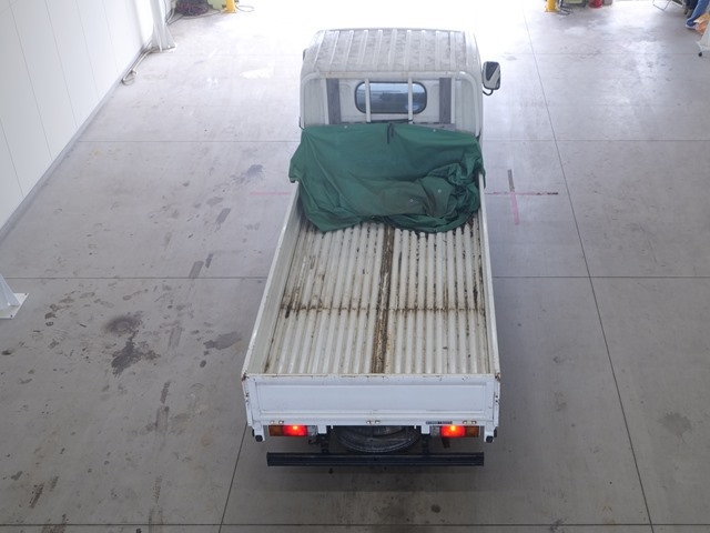 NISSAN TRUCK 2009