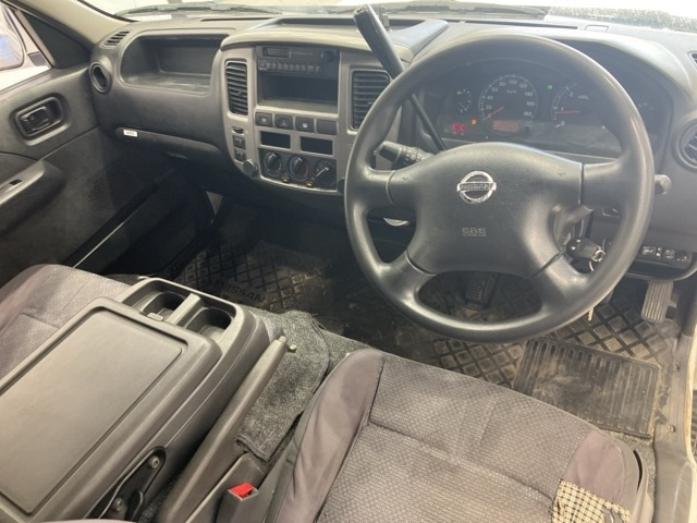 NISSAN CARAVAN BUS 2009