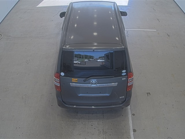 TOYOTA VOXY 2011