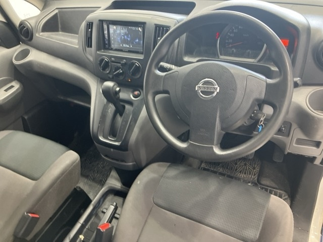 NISSAN NV200 2015
