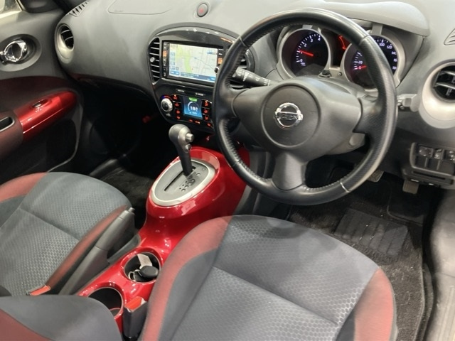 NISSAN JUKE 2012