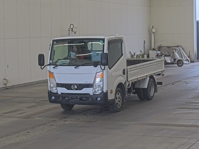 NISSAN ATLAS 2017