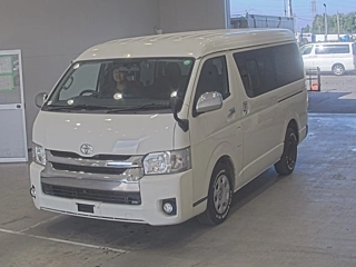 TOYOTA HIACE VAN 2015
