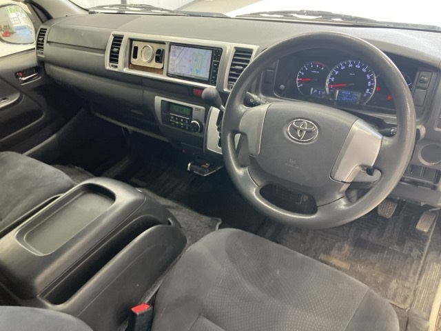 TOYOTA HIACE VAN 2015