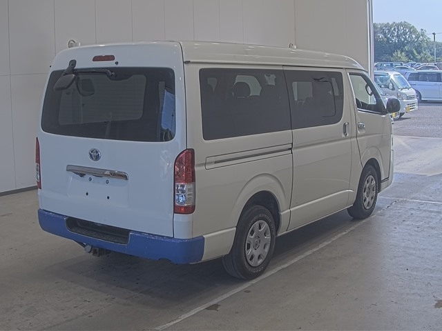 TOYOTA HIACE VAN 2015