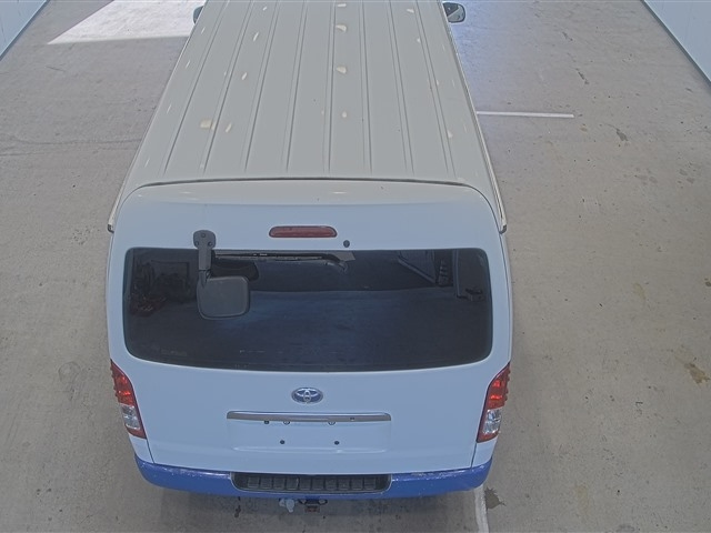 TOYOTA HIACE VAN 2015