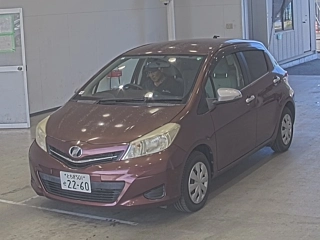 TOYOTA VITZ 2013