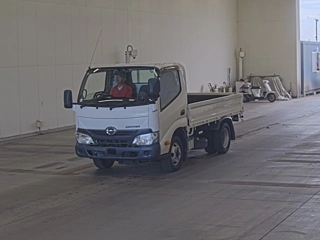 HINO DUTRO 2017