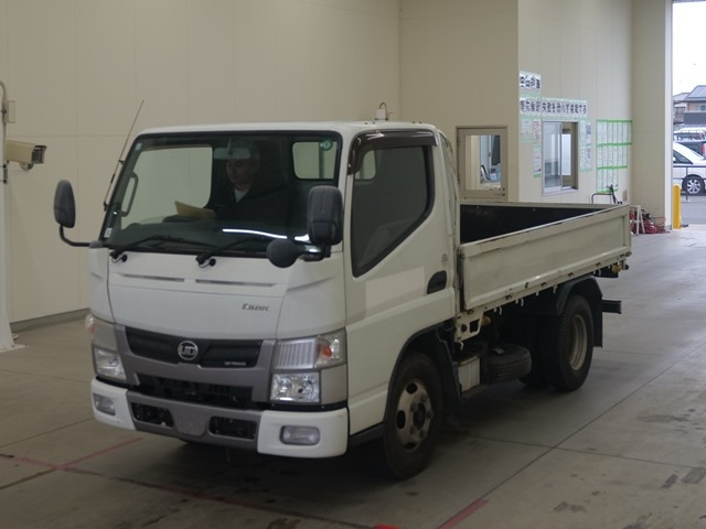 NISSAN UD SERIES 2015
