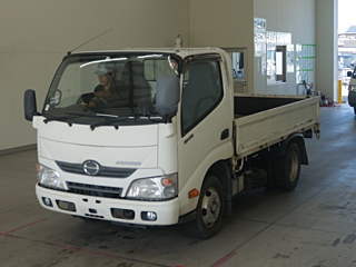 HINO DUTRO 2015