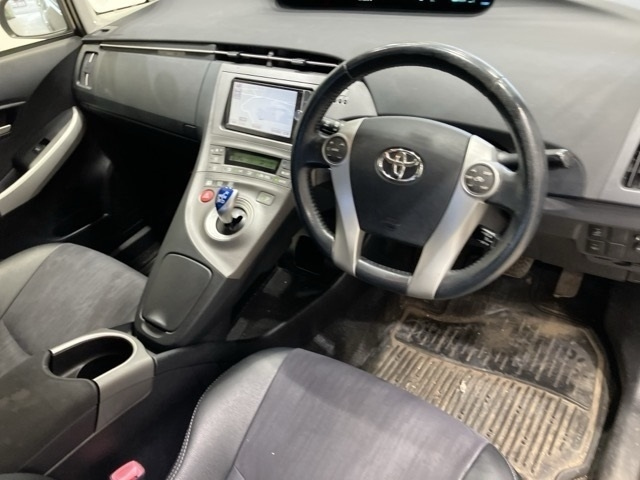 TOYOTA PRIUS 2012