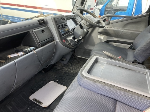 MITSUBISHI CANTER 2010