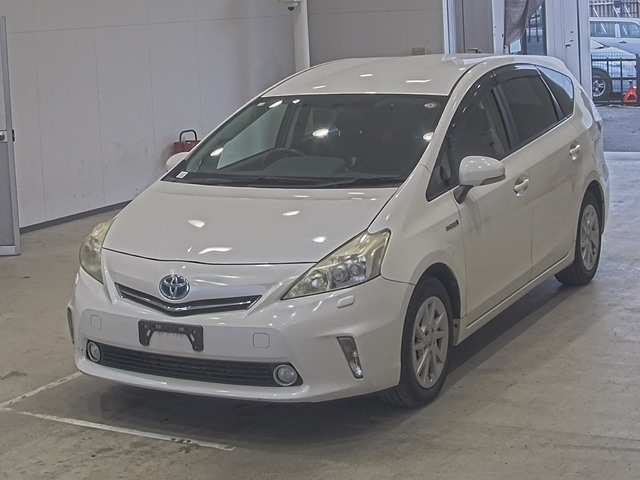 TOYOTA PRIUS ALPHA 2012