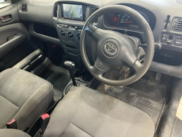 TOYOTA SUCCEED 2011