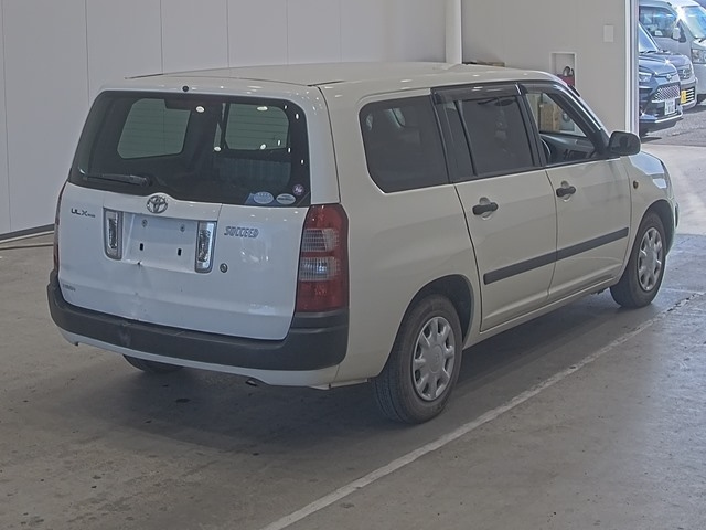 TOYOTA SUCCEED 2011