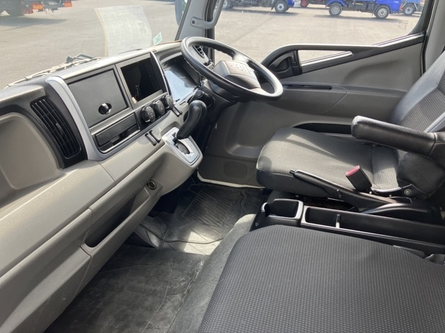 MITSUBISHI CANTER 2016