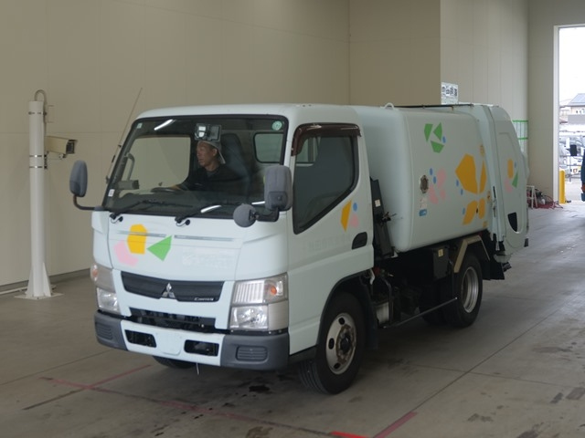 MITSUBISHI CANTER 2014